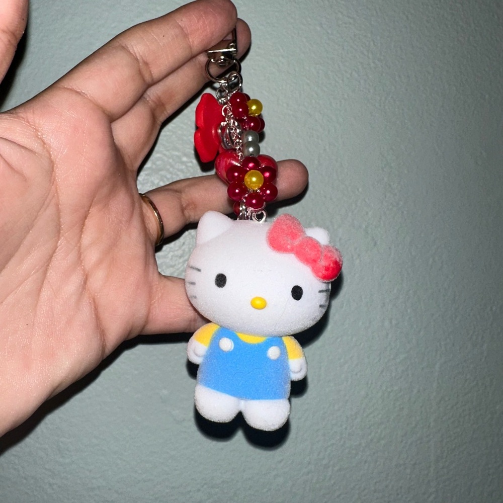 Hello Kitty Keychain - Picture 1 of 6